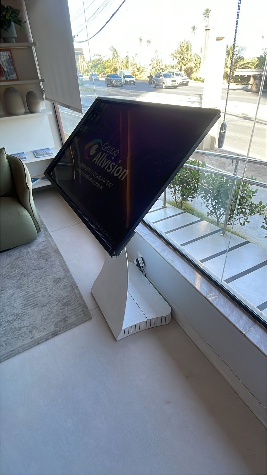 Totem Interativo para Eventos Corporativos | Aluguel de Totem Interativo com Personalização