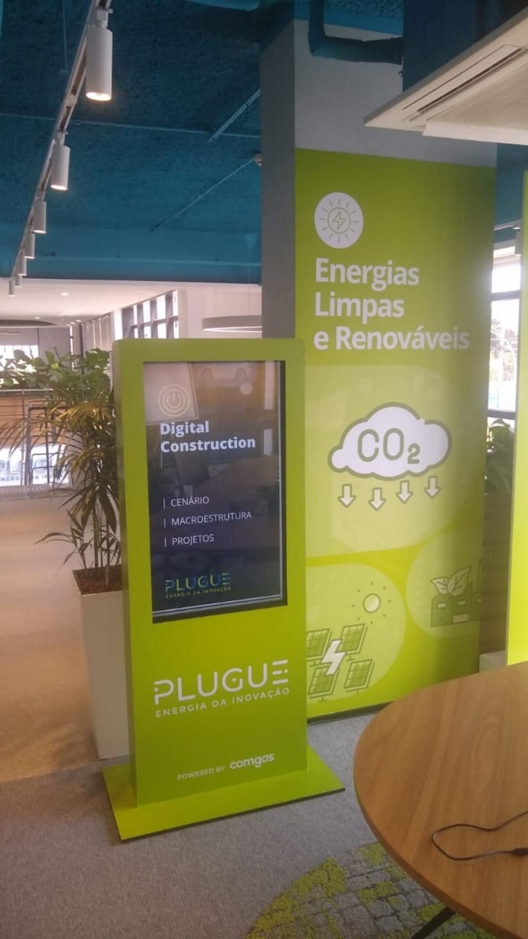 Locação de Totem Digital Interativo, Notebook, Celulares Simples e Painel de LED para Eventos em Montenegro e Triunfo