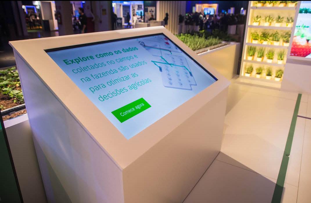 Aluguel de Equipamentos Audiovisuais para Eventos no RS com Painel de LED, Videowall, TVs Touch Screen, Monitores e Som Profissional