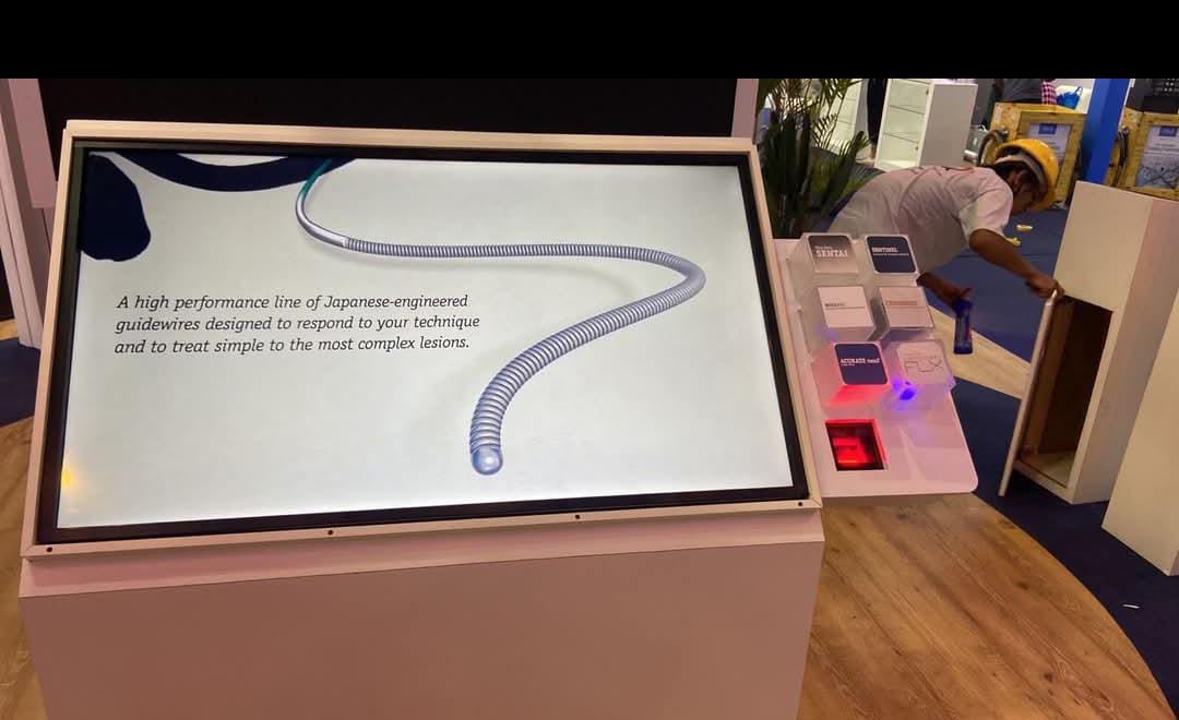 Aluguel de Totem Touch Screen Personalizado e Equipamentos Audiovisuais para Stands, Eventos e Congressos em Porto Alegre 2026