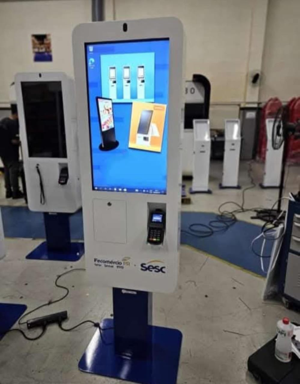 Aluguel de Totem Touch Screen Personalizado e Equipamentos Audiovisuais para Stands, Eventos e Congressos em Porto Alegre 2026