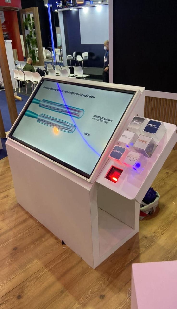 Aluguel de Totem Touch Screen Personalizado e Equipamentos Audiovisuais para Stands, Eventos e Congressos em Porto Alegre 2026