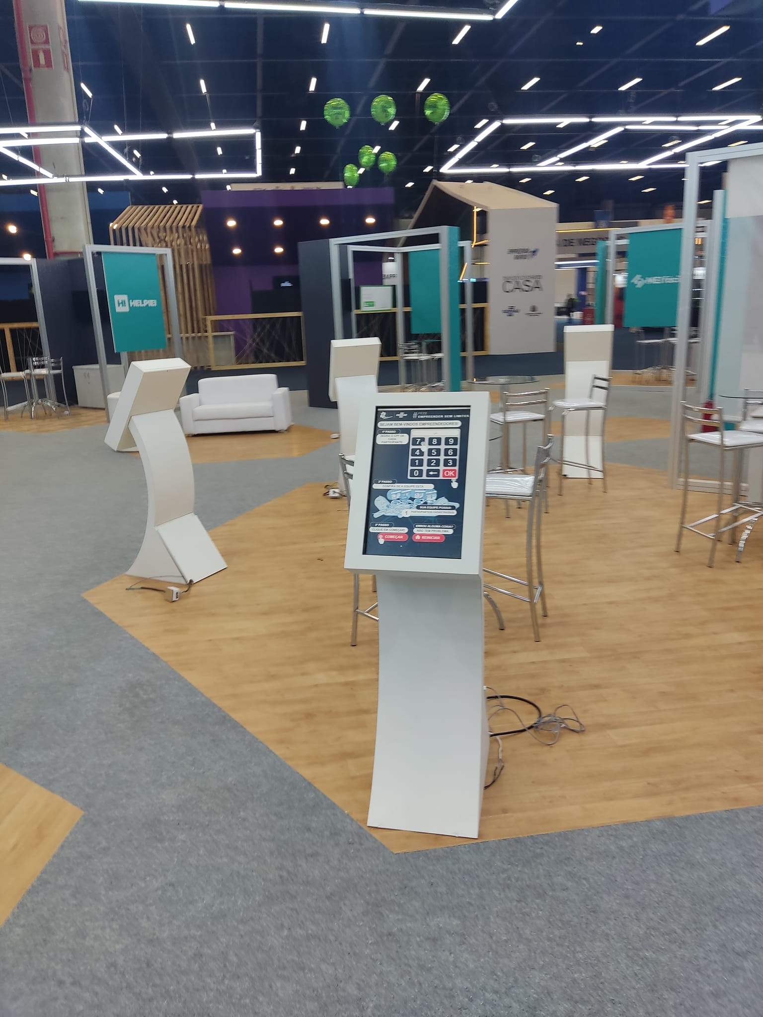 Locação de Totem Digital Interativo, Notebook e Painel de LED para Congressos e Eventos em Portão e Estância Velha