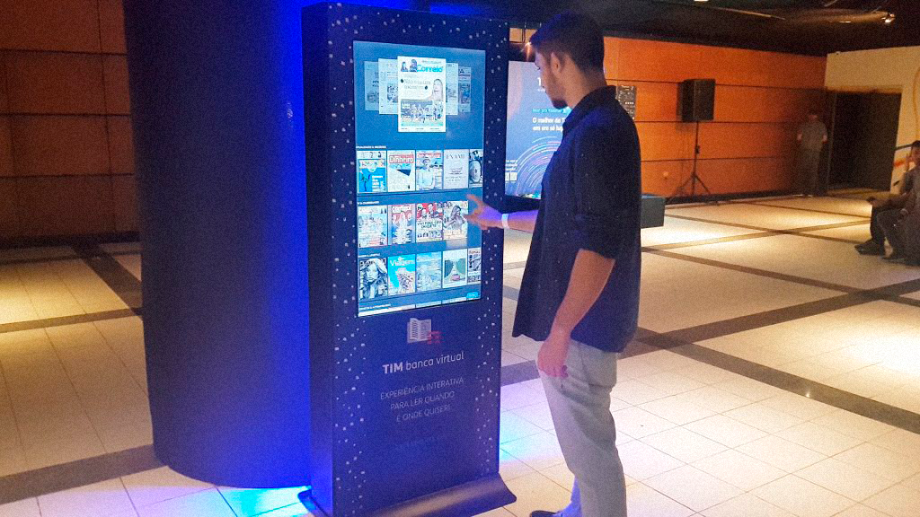 Aluguel e Venda de Totem Digital, Painel de LED e Tela Touch Screen para o Paleta Atlântida e South Summit Brazil em Porto Alegre, Gravataí e Cachoeirinha