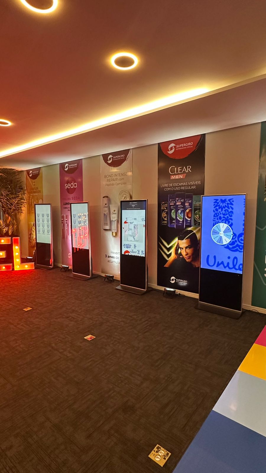 Aluguel e Venda de Painéis de LED Indoor e Outdoor P1, P2 e P3 para Convenções, Palestras e Eventos de Tecnologia em Porto Alegre, São Leopoldo e Gravataí – RS 2026